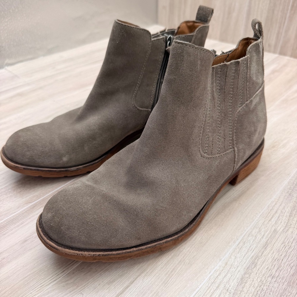 Söfft Bellis III Waterproof Chelsea Ankle Boots in Taupe Grey Suede 9M SF0037938